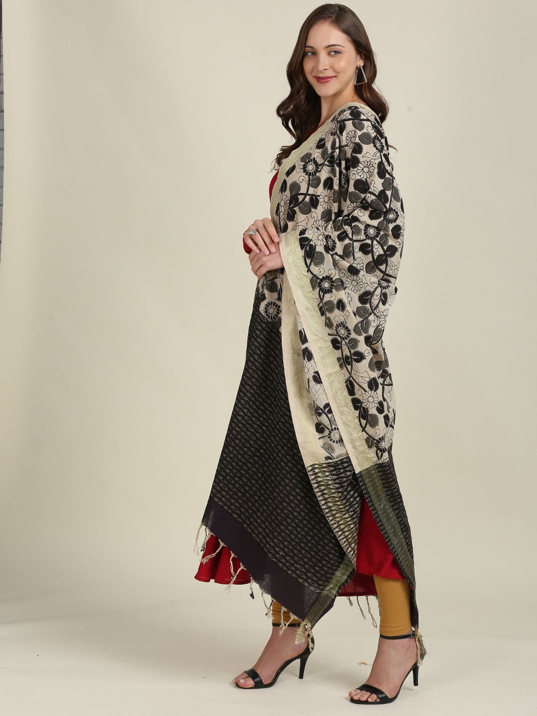 Kalamkari Mangalgiri Black & Beige Cotton Dupatta