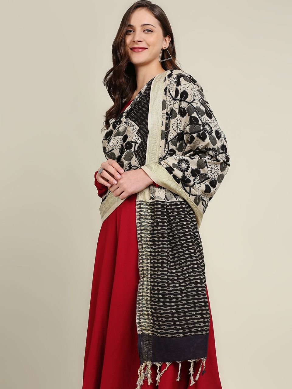 Kalamkari Mangalgiri Black & Beige Cotton Dupatta